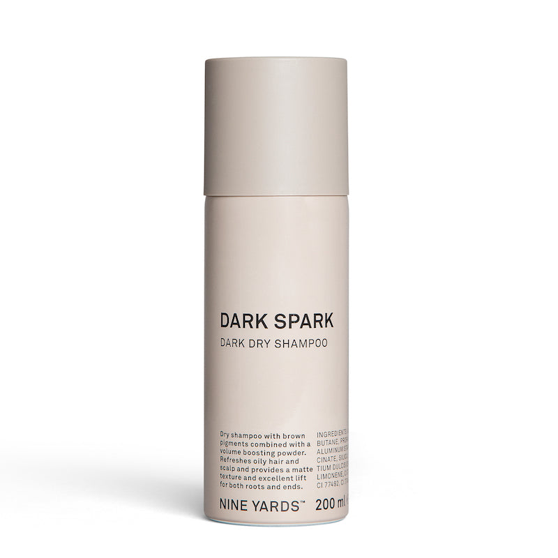 Nine Yards Dark Spark Dark Dry Shampoo 200ml Hos Frisøren Baronen